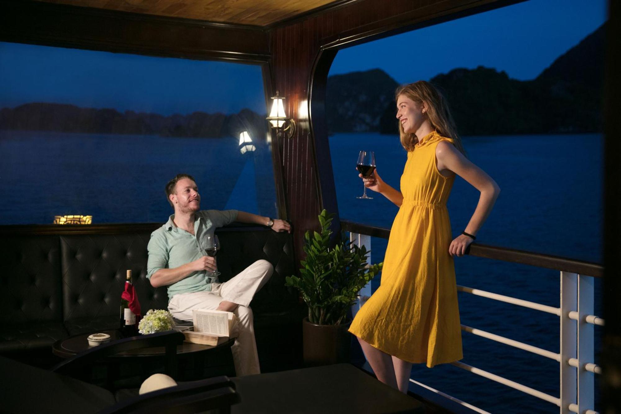 Hotel V'Spirit Cruise Hạ Long Exterior foto